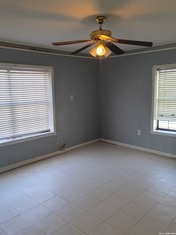 616 SIMS AVE, San Antonio, TX 78225