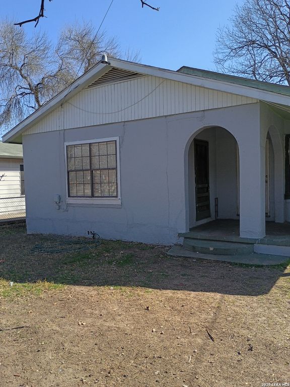 616 SIMS AVE, San Antonio, TX 78225
