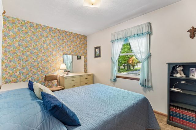 1018 Woodmont Dr, Dickson, TN 37055
