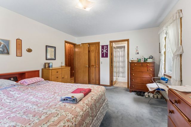 1018 Woodmont Dr, Dickson, TN 37055