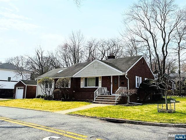 216 Cedar Lane, Closter, NJ 07624