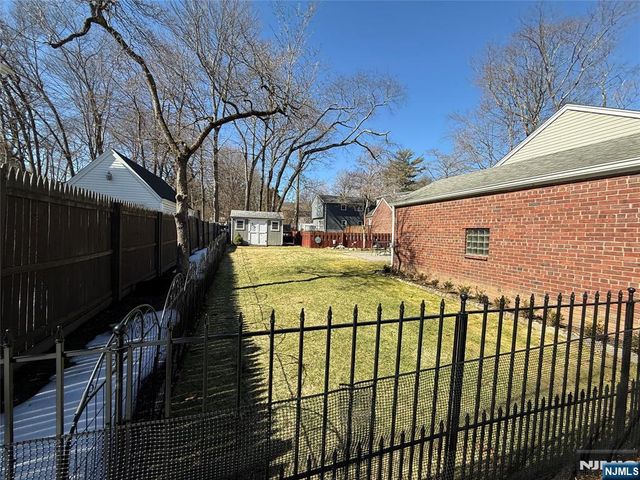216 Cedar Lane, Closter, NJ 07624