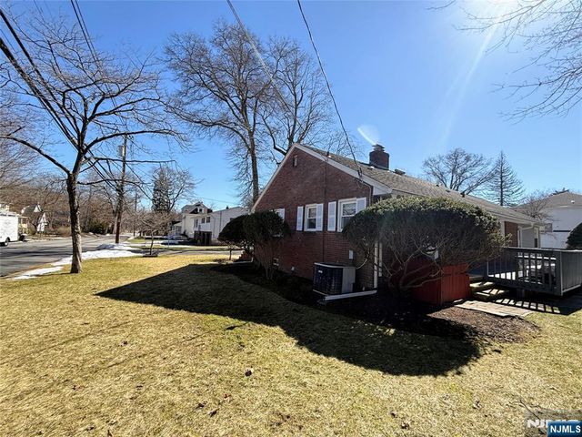 216 Cedar Lane, Closter, NJ 07624