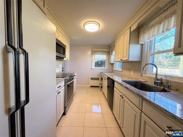 216 Cedar Lane, Closter, NJ 07624