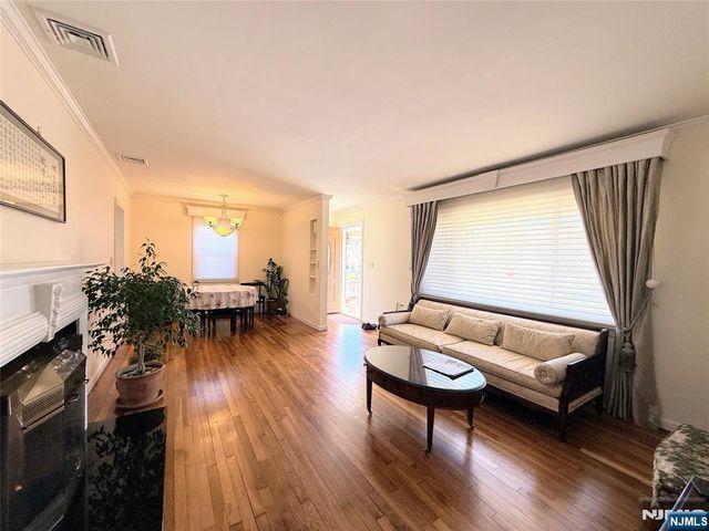 216 Cedar Lane, Closter, NJ 07624