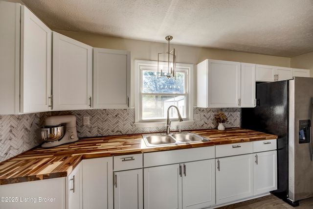 402 Duggins Drive, Elizabethtown, KY 42701