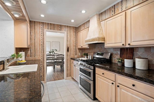 885 Everett Street, Lakewood, CO 80215