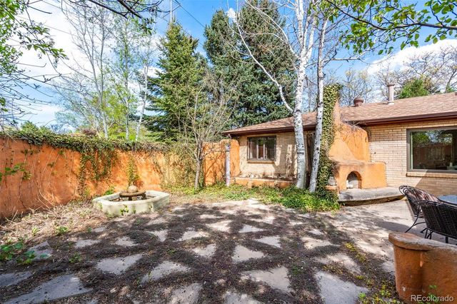 885 Everett Street, Lakewood, CO 80215