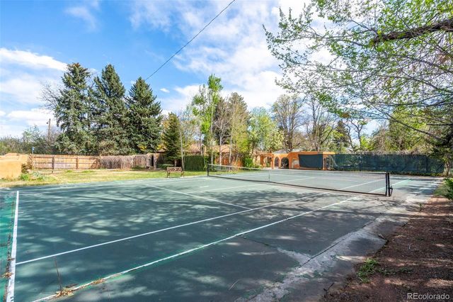 885 Everett Street, Lakewood, CO 80215