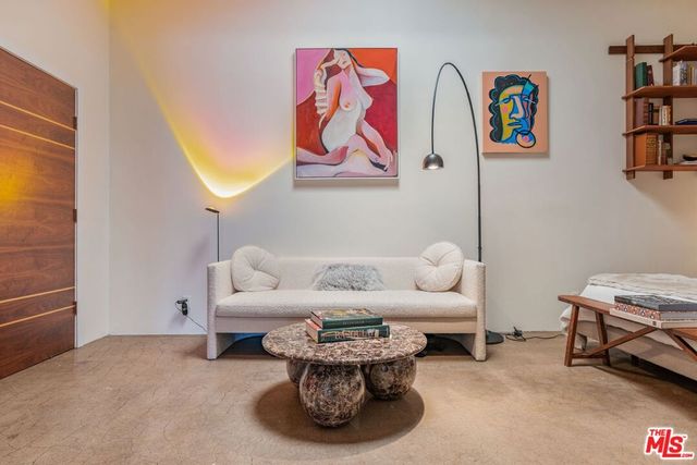 530 Molino Street 213, Los Angeles, CA 90013