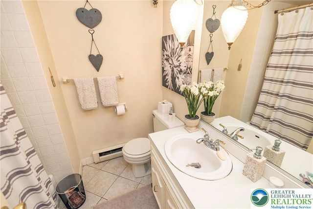 378 Bangor Junction, Washington Twp, PA 18013