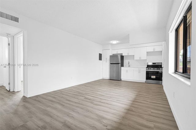 13210 Memorial Hwy 204, North Miami, FL 33161