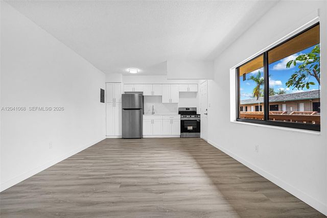 13210 Memorial Hwy 204, North Miami, FL 33161