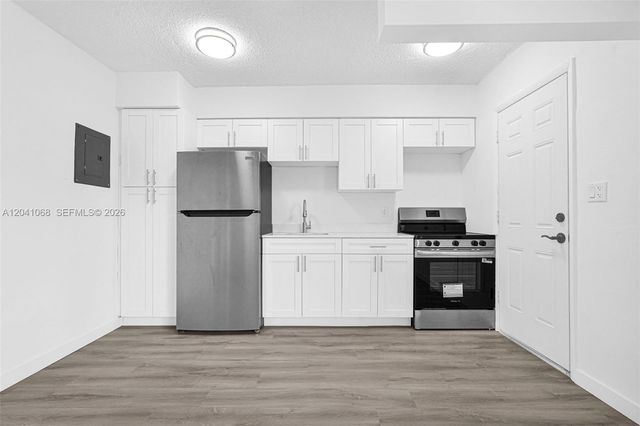 13210 Memorial Hwy 204, North Miami, FL 33161