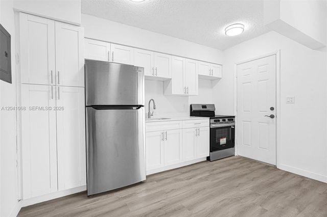 13210 Memorial Hwy 204, North Miami, FL 33161