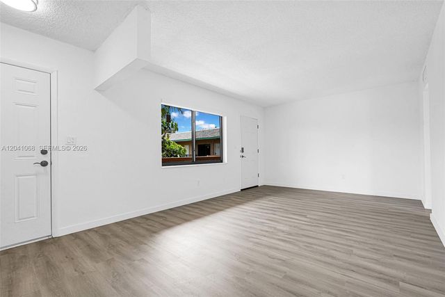 13210 Memorial Hwy 204, North Miami, FL 33161