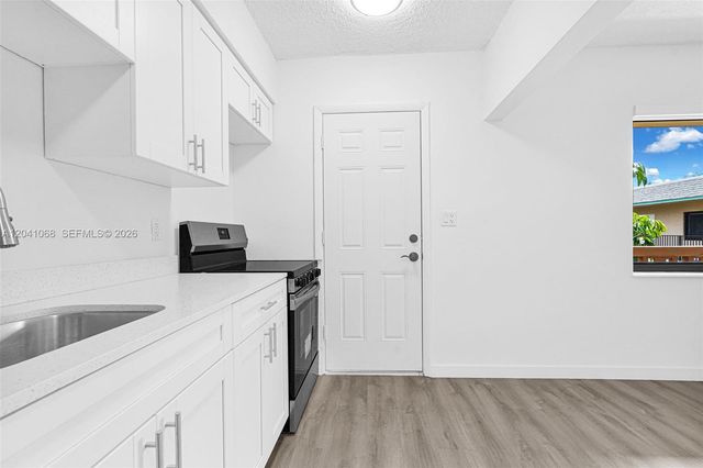 13210 Memorial Hwy 204, North Miami, FL 33161