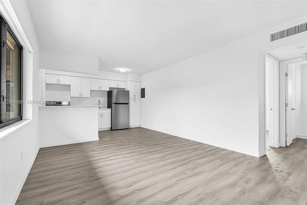 13210 Memorial Hwy 204, North Miami, FL 33161