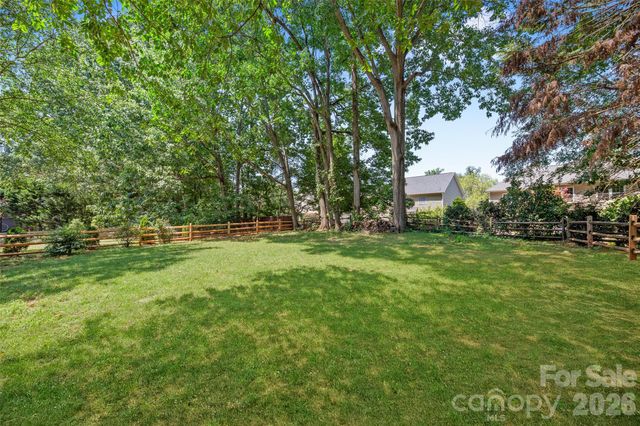 8906 Glade Court, Huntersville, NC 28078