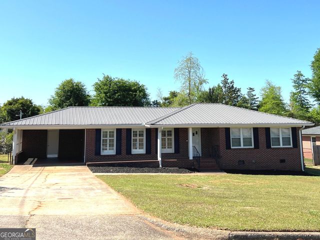 6 Colonial Drive, Newnan, GA 30263