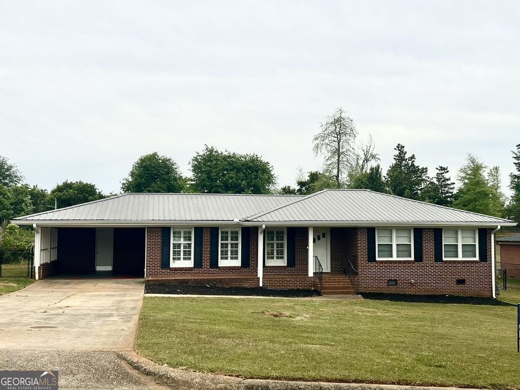 6 Colonial Drive, Newnan, GA 30263