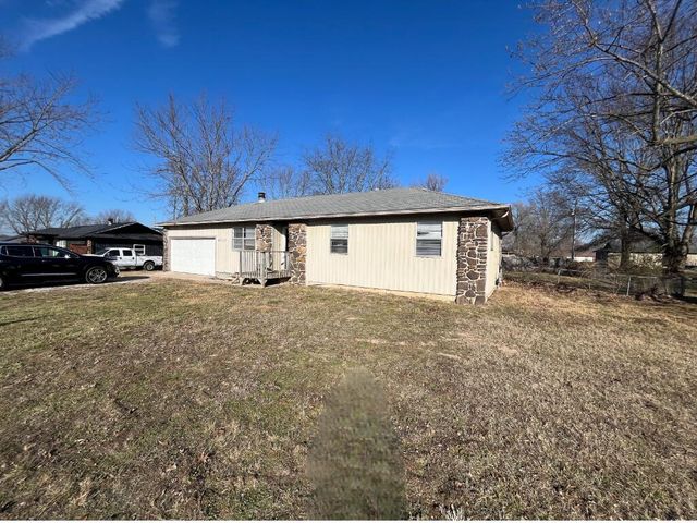 4237 W Sierra Street, Battlefield, MO 65619