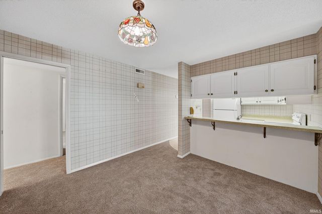3586 E Forest Glen Ave Apt 5, Leesburg, IN 46538