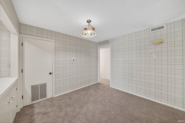3586 E Forest Glen Ave Apt 5, Leesburg, IN 46538