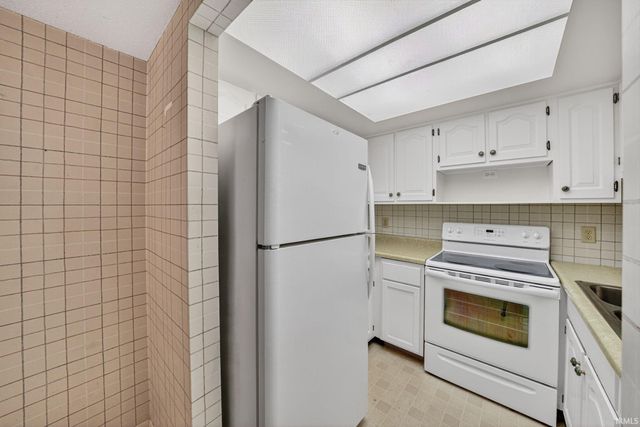 3586 E Forest Glen Ave Apt 5, Leesburg, IN 46538