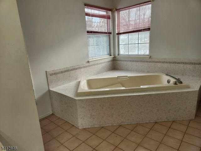 14 Autumn Dr, Mine Hill Twp., NJ 07803