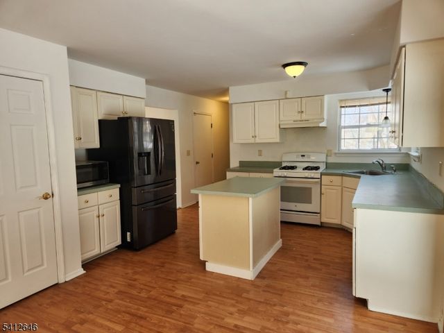 14 Autumn Dr, Mine Hill Twp., NJ 07803