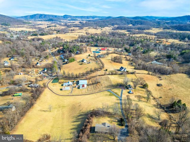 40 ANTIQUE LN, Sperryville, VA 22740