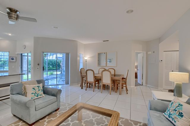 6563 Via Regina, Boca Raton, FL 33433