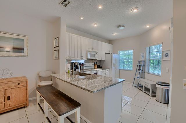 6563 Via Regina, Boca Raton, FL 33433