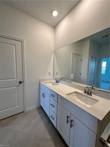 2813 Citrus ST, Naples, FL 34120