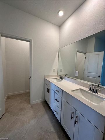 2813 Citrus ST, Naples, FL 34120