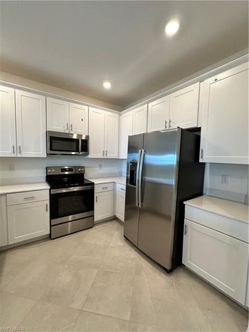 2813 Citrus ST, Naples, FL 34120