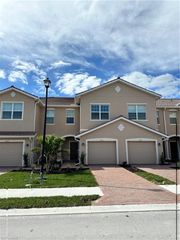 2813 Citrus ST, Naples, FL 34120