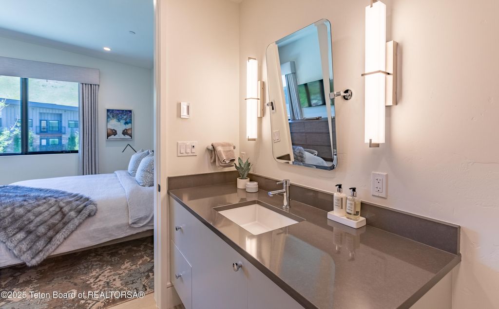 308 HIDDEN HOLLOW Drive, Jackson, WY 83001 photo 14