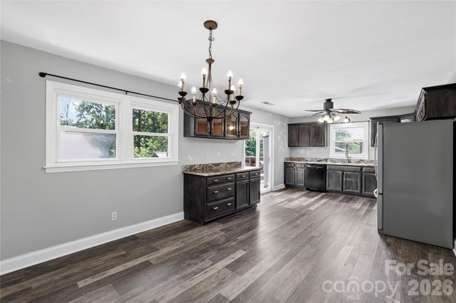 611 Pole Creasman Road, Asheville, NC 28806