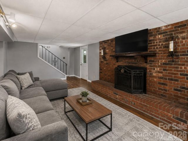 611 Pole Creasman Road, Asheville, NC 28806