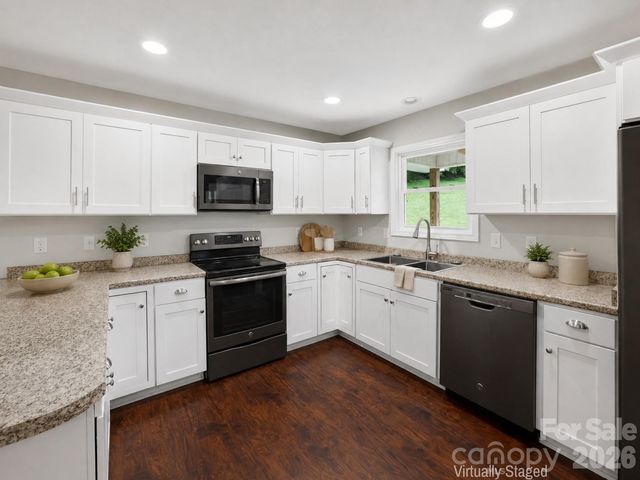 611 Pole Creasman Road, Asheville, NC 28806
