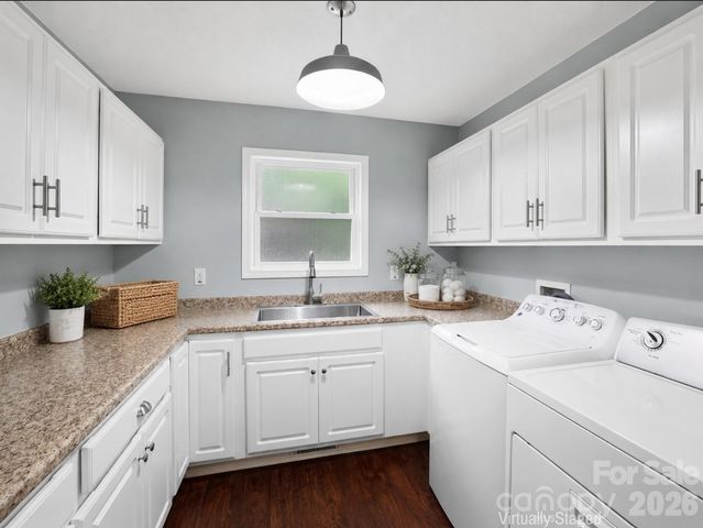 611 Pole Creasman Road, Asheville, NC 28806