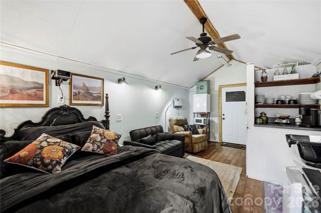 611 Pole Creasman Road, Asheville, NC 28806