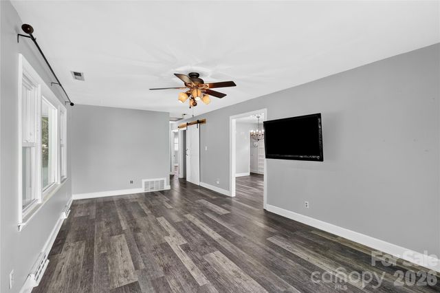 611 Pole Creasman Road, Asheville, NC 28806
