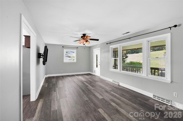 611 Pole Creasman Road, Asheville, NC 28806