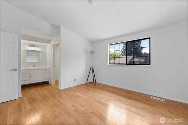 16132 SE 33rd Circle, Bellevue, WA 98008