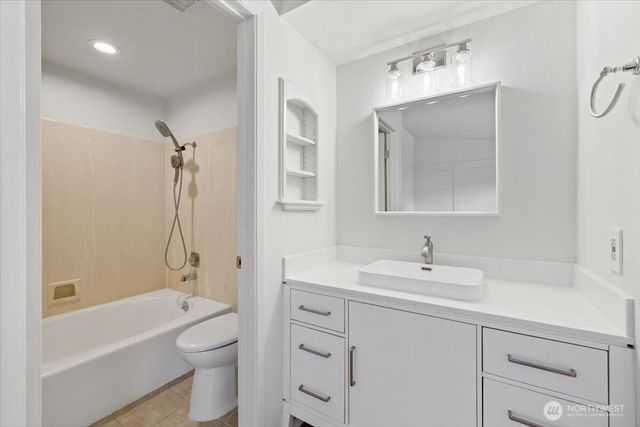 16132 SE 33rd Circle, Bellevue, WA 98008