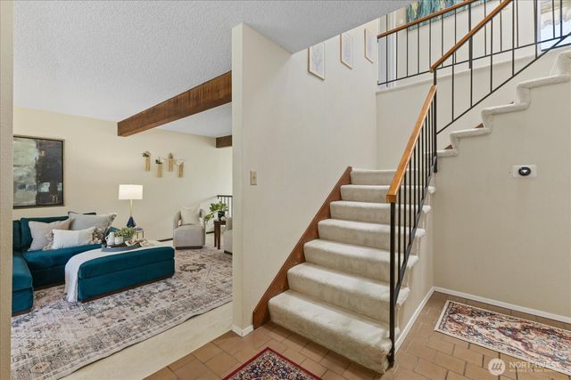 2006 245th Avenue SE, Sammamish, WA 98075