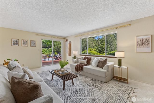 2006 245th Avenue SE, Sammamish, WA 98075